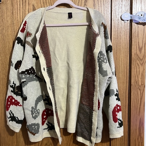 Mushroom Cardigan 🍄 - Picture 4 of 4